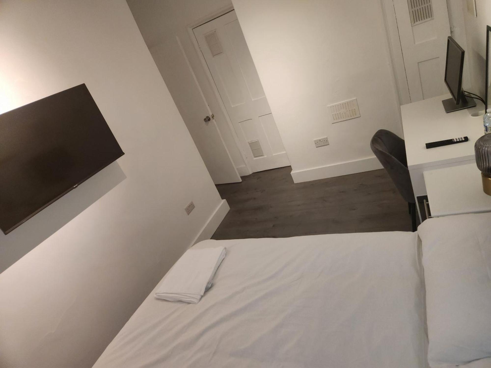 Flat With Work Station, Monitor, Smart Tv & Netflix Apartment London Luaran gambar