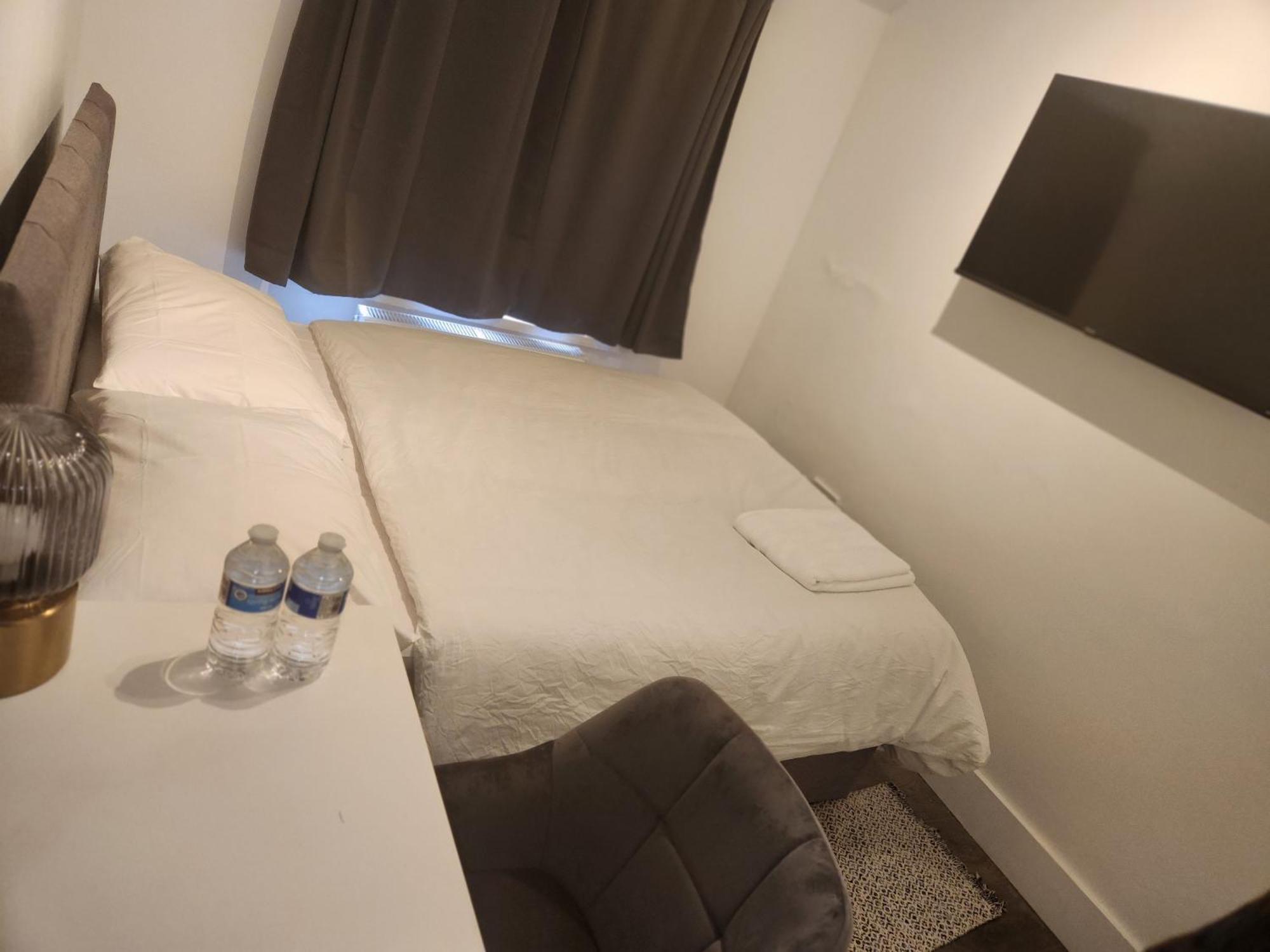 Flat With Work Station, Monitor, Smart Tv & Netflix Apartment London Luaran gambar