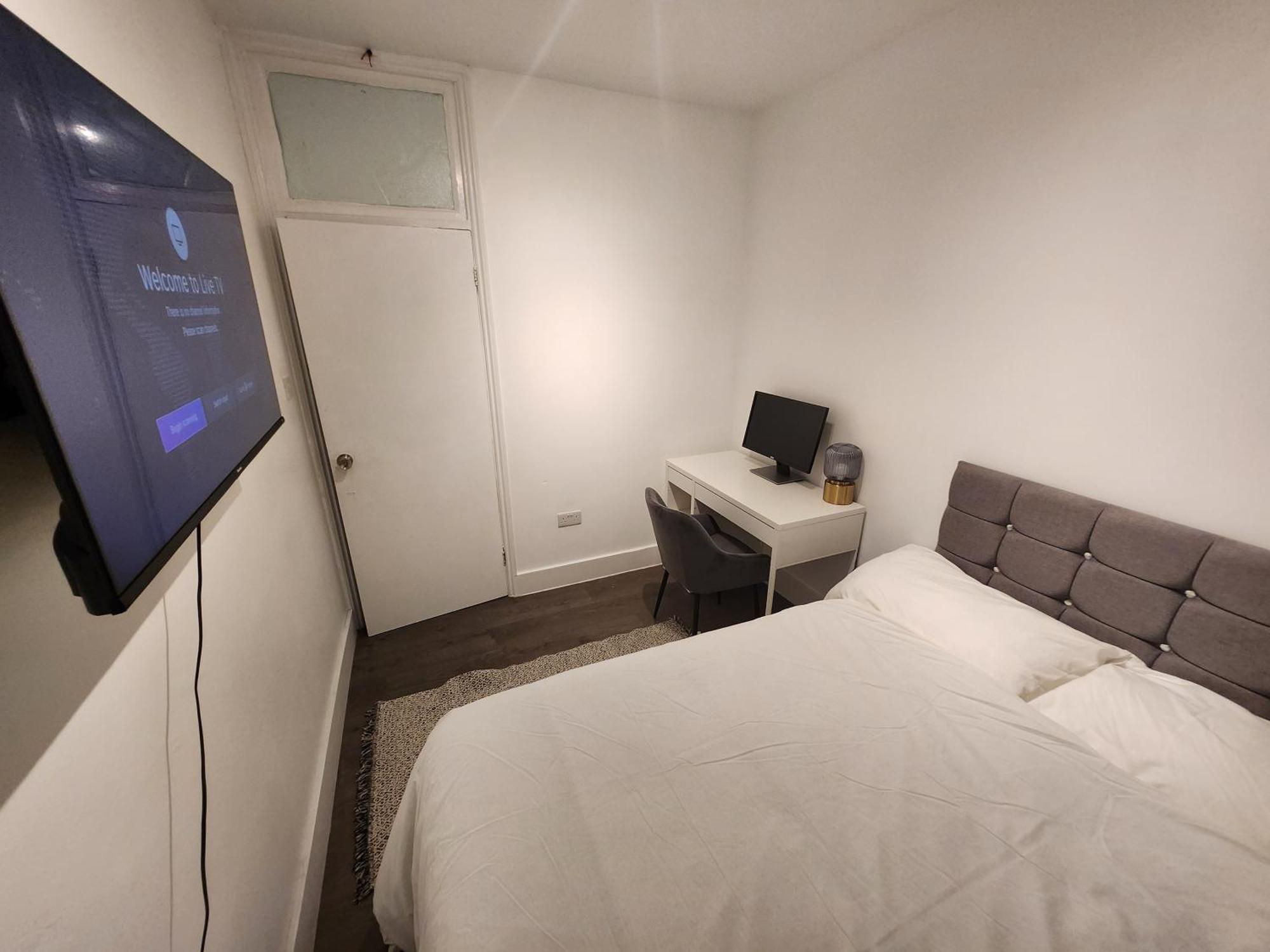 Flat With Work Station, Monitor, Smart Tv & Netflix Apartment London Luaran gambar