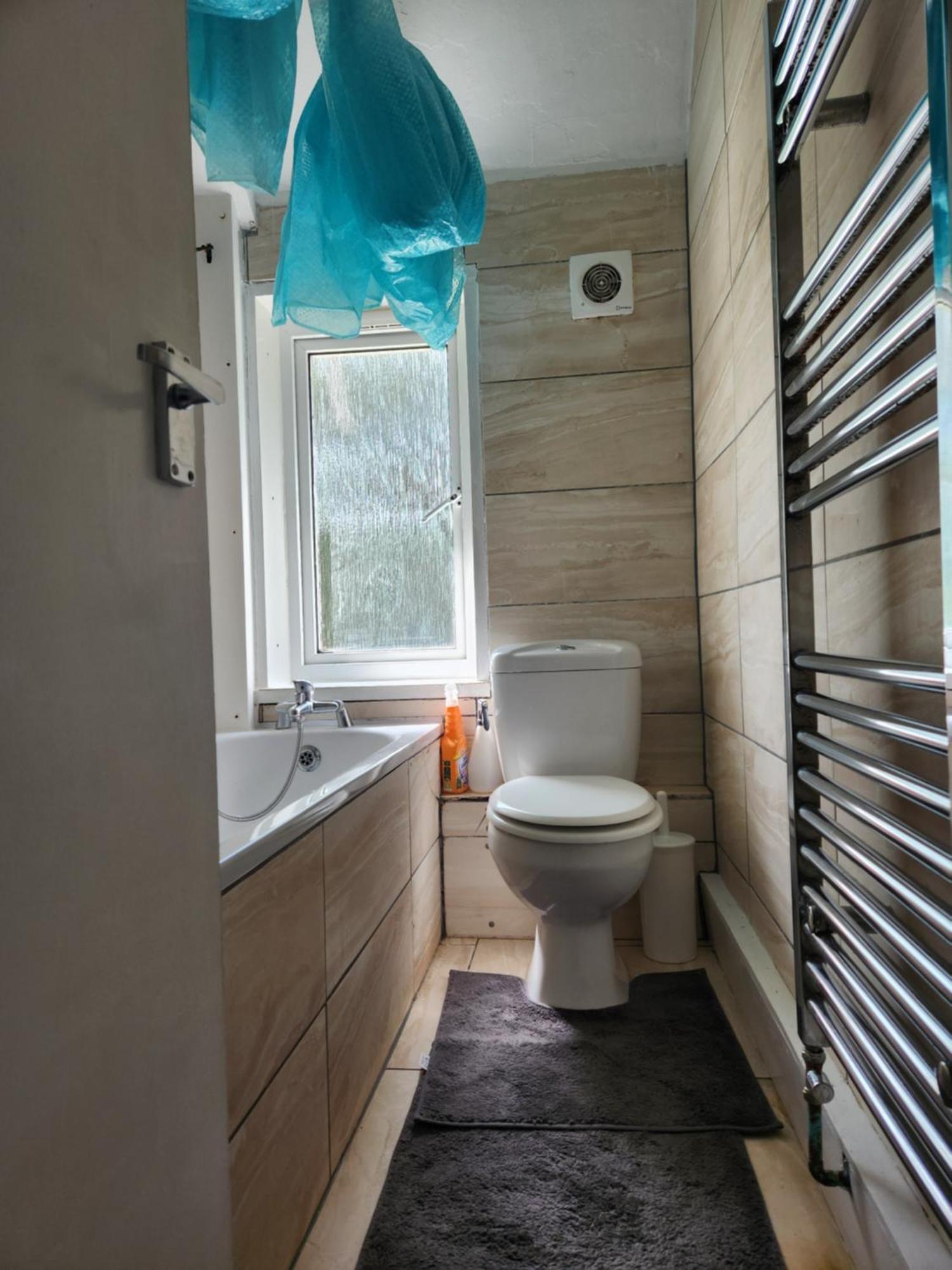 Flat With Work Station, Monitor, Smart Tv & Netflix Apartment London Luaran gambar
