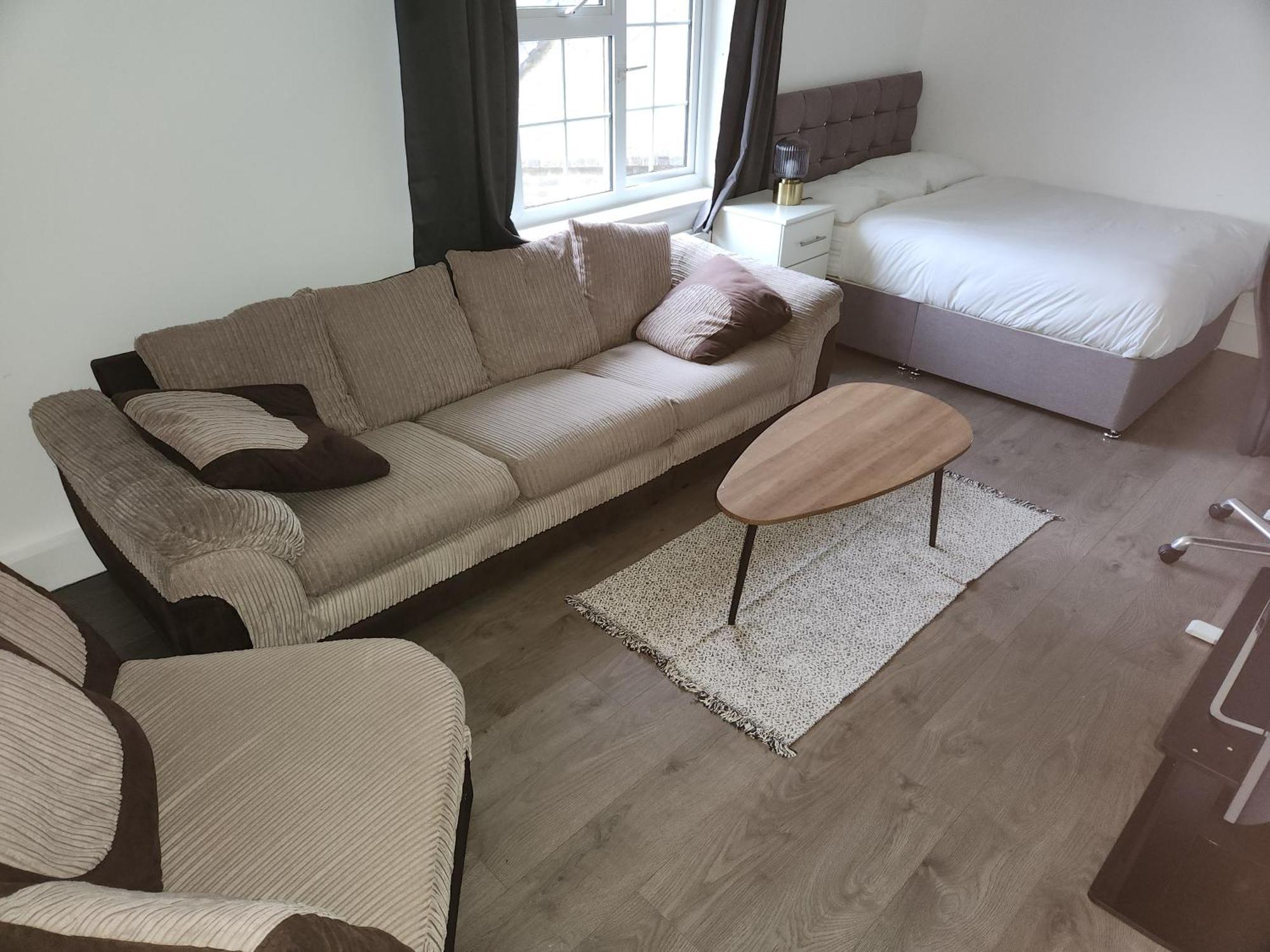 Flat With Work Station, Monitor, Smart Tv & Netflix Apartment London Luaran gambar