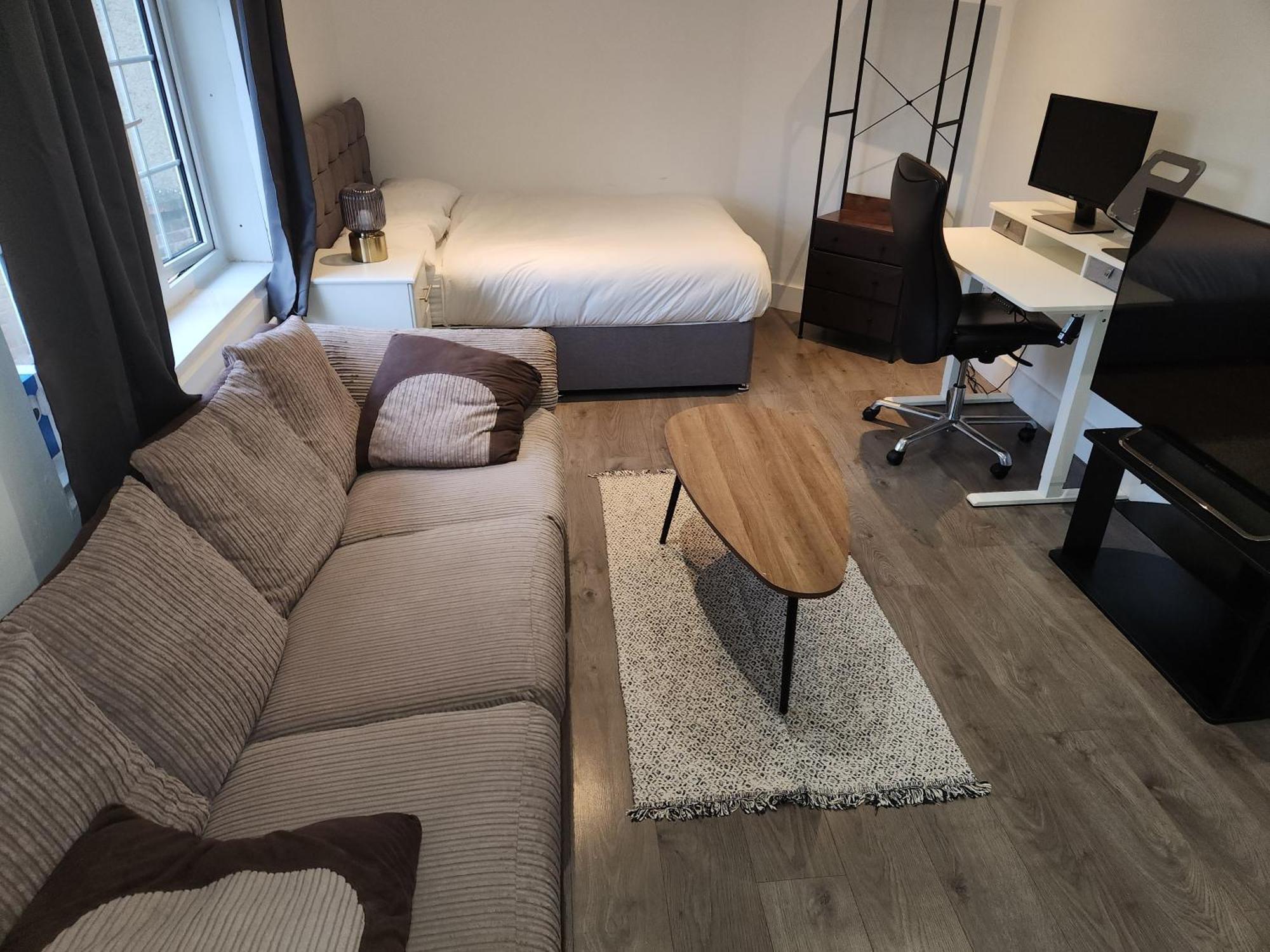 Flat With Work Station, Monitor, Smart Tv & Netflix Apartment London Luaran gambar